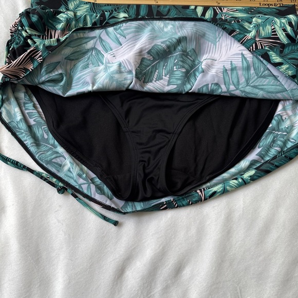Cacique Swim Skirt Size 20 Green Tropical Palm Print Beach Holiday Slimming - Picture 4 of 9